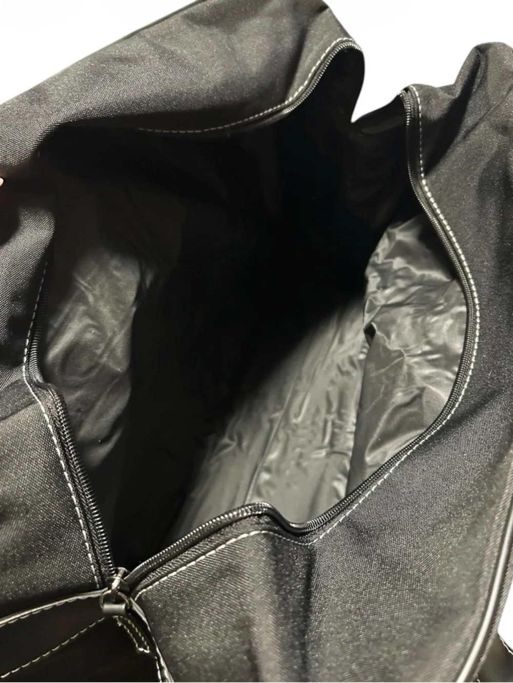 NWT GIVENCHY Parfums Duffel Bag Weekender Travel Gym Bag Overnight Carry-on - Picture 6 of 7